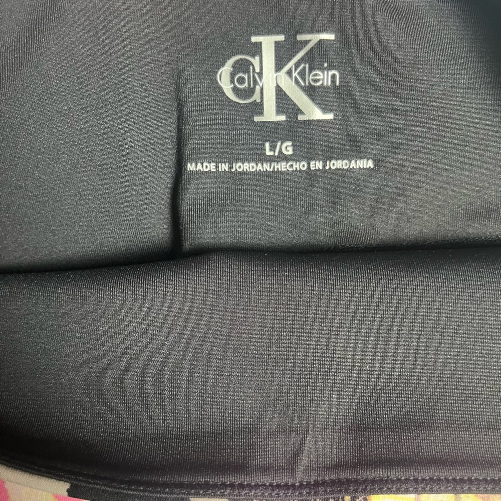 Calvin Klein Women's Abstract Graphic Bike Shorts - Picture 6 of 9